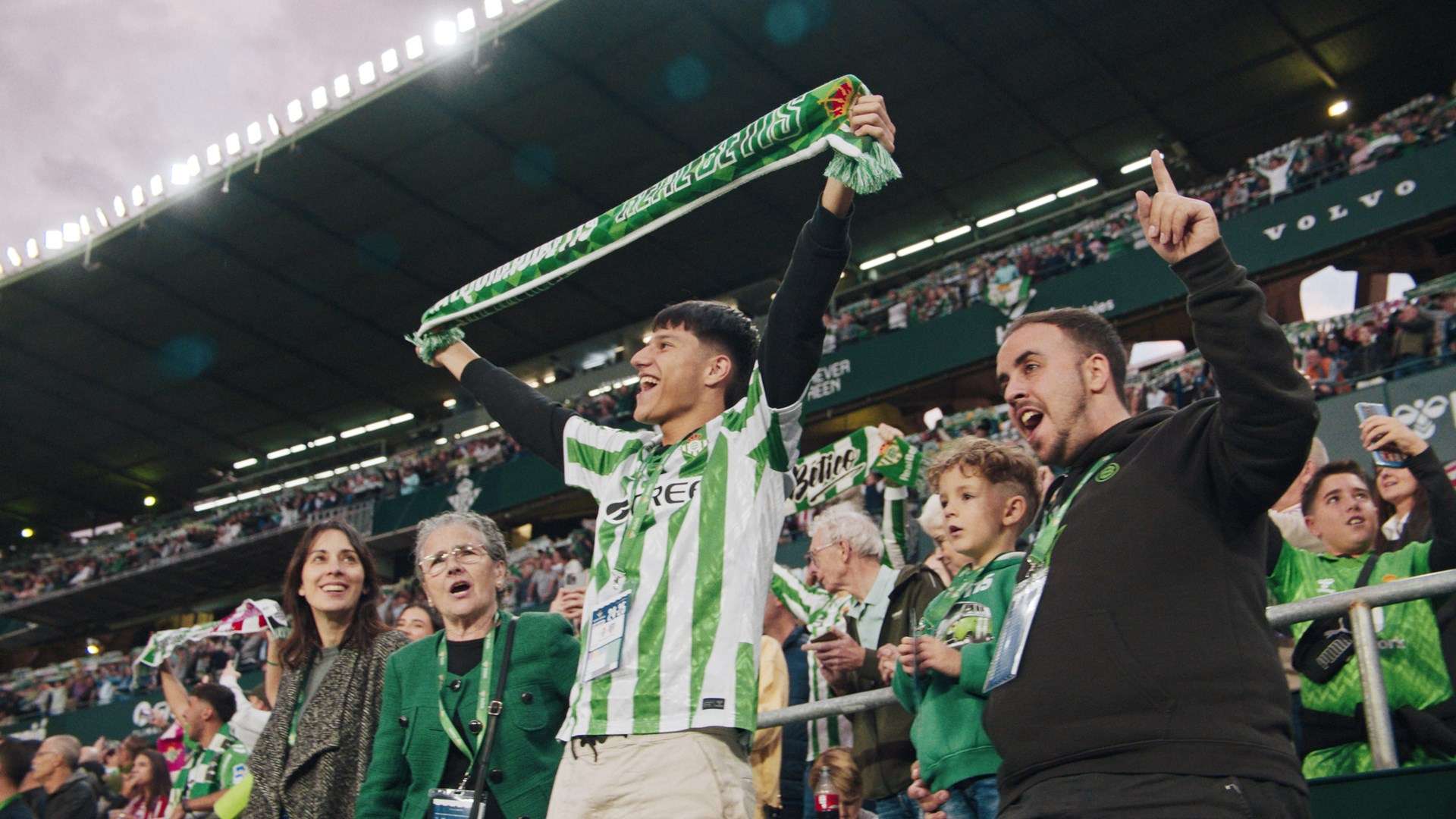 展现出了属 展现出了属